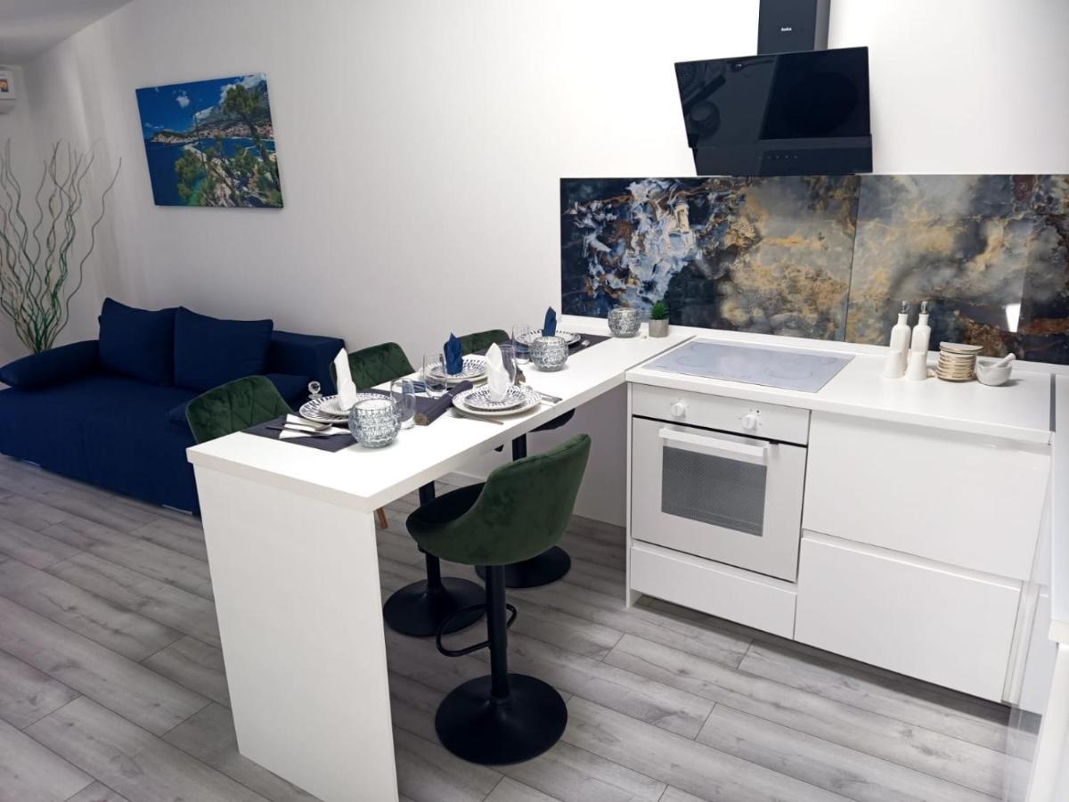 מאקרסקה Apartman Lux מראה חיצוני תמונה