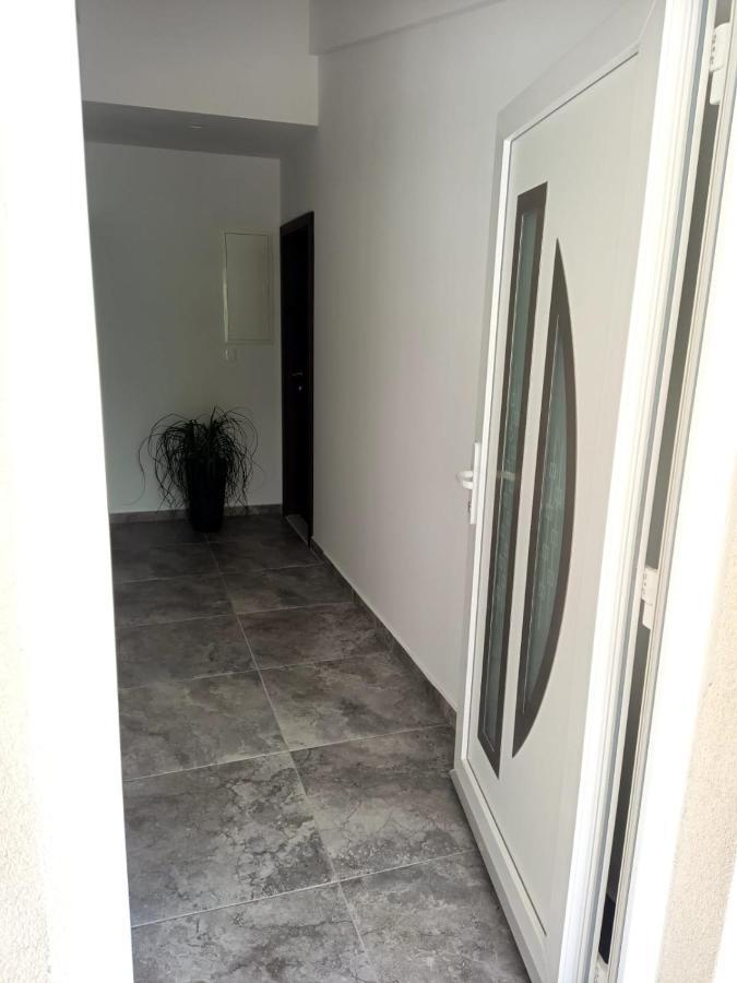 מאקרסקה Apartman Lux מראה חיצוני תמונה