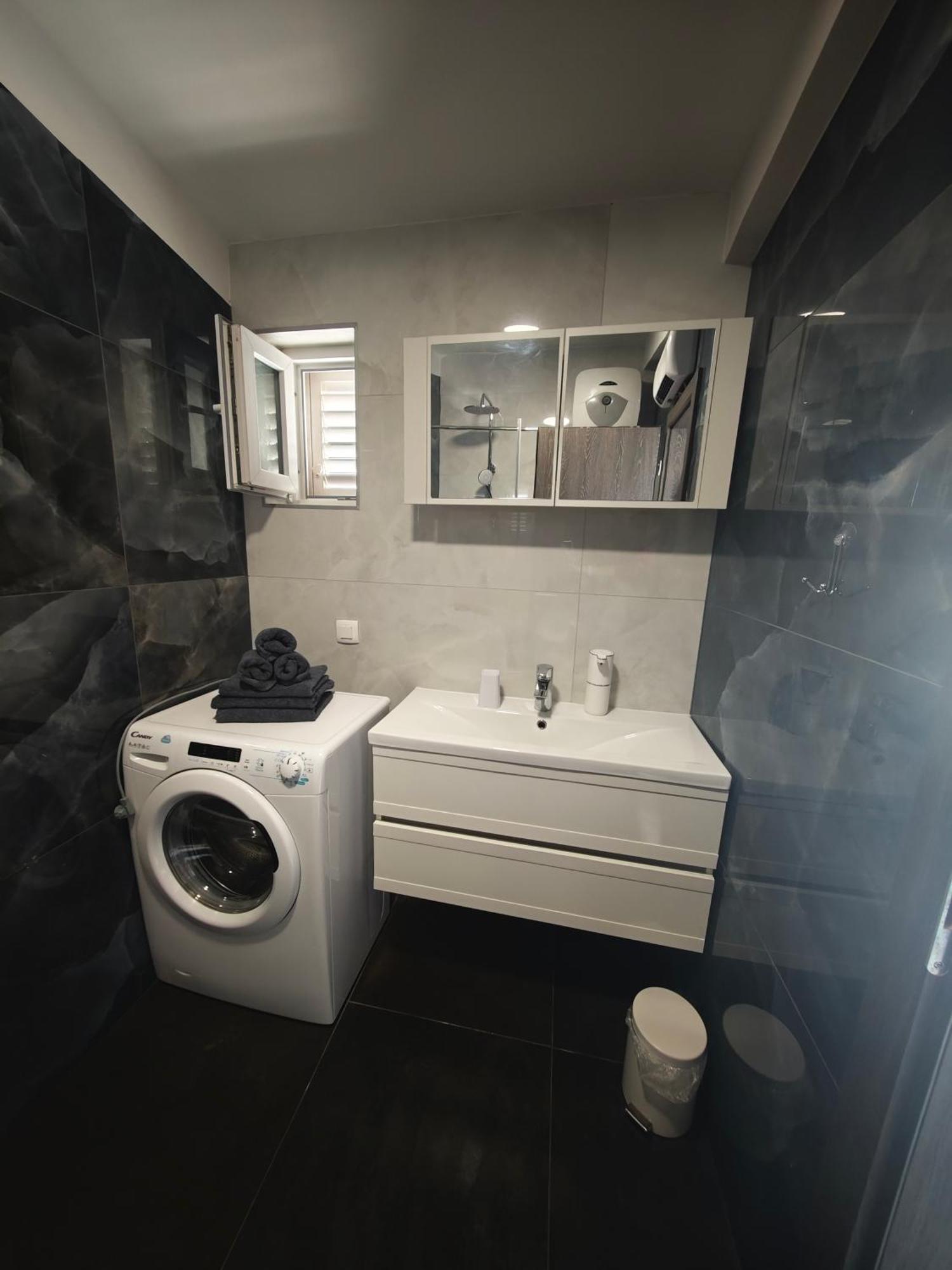 מאקרסקה Apartman Lux מראה חיצוני תמונה