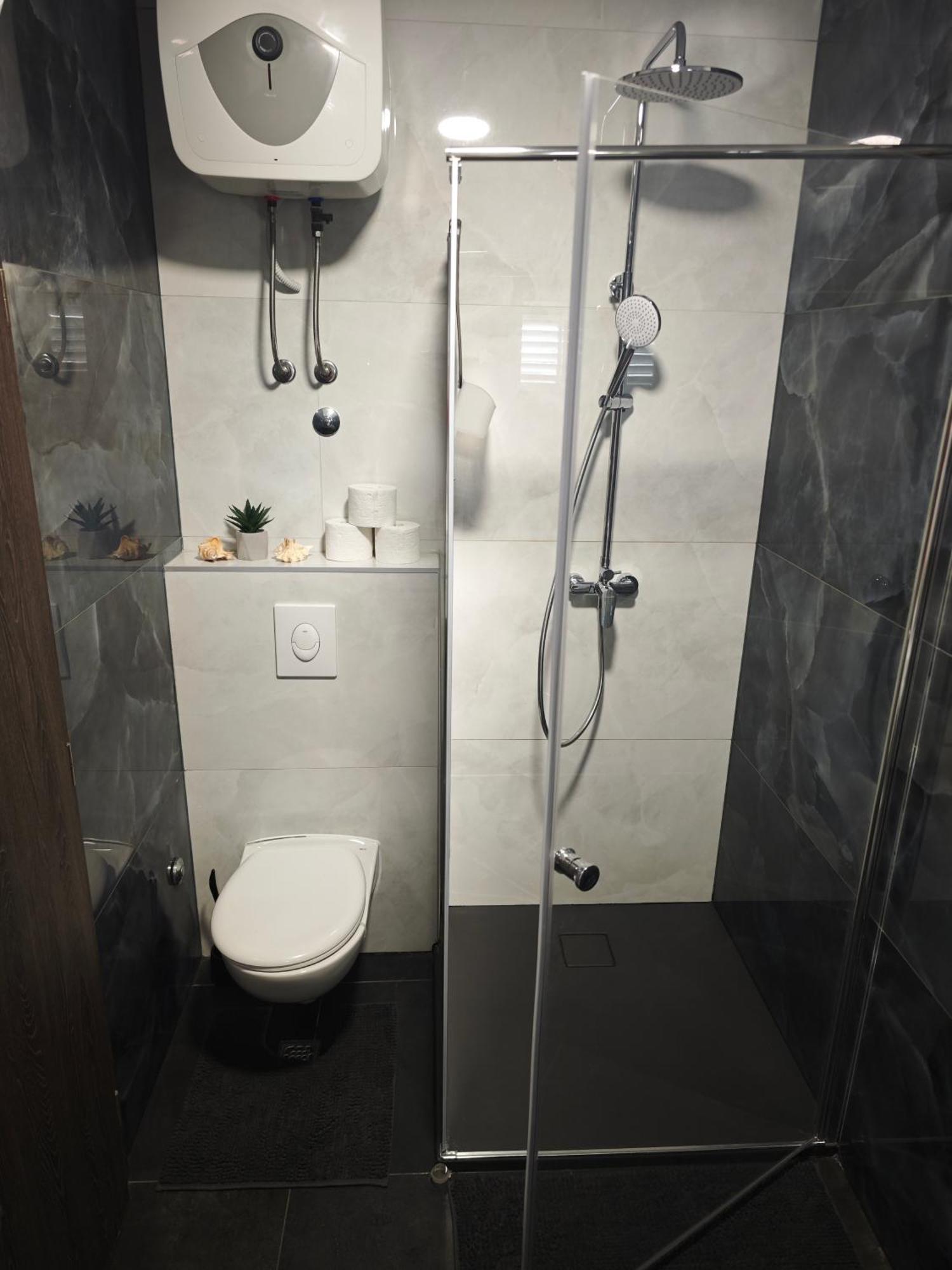 מאקרסקה Apartman Lux מראה חיצוני תמונה